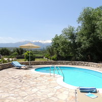 08 Adelphi pool terrace with late winter mountain view.