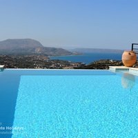 03 Eleni infinity pool and sea view