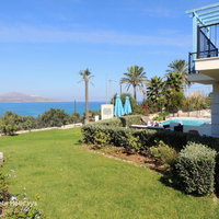 10 Nina lawn and sea view